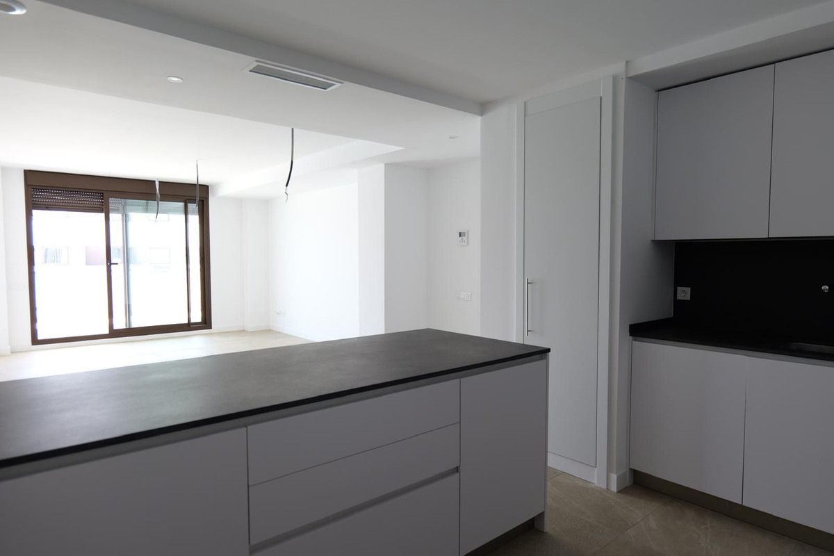 Photo 18 Middle Floor Apartment Estepona, Costa del Sol, Málaga – R5112466