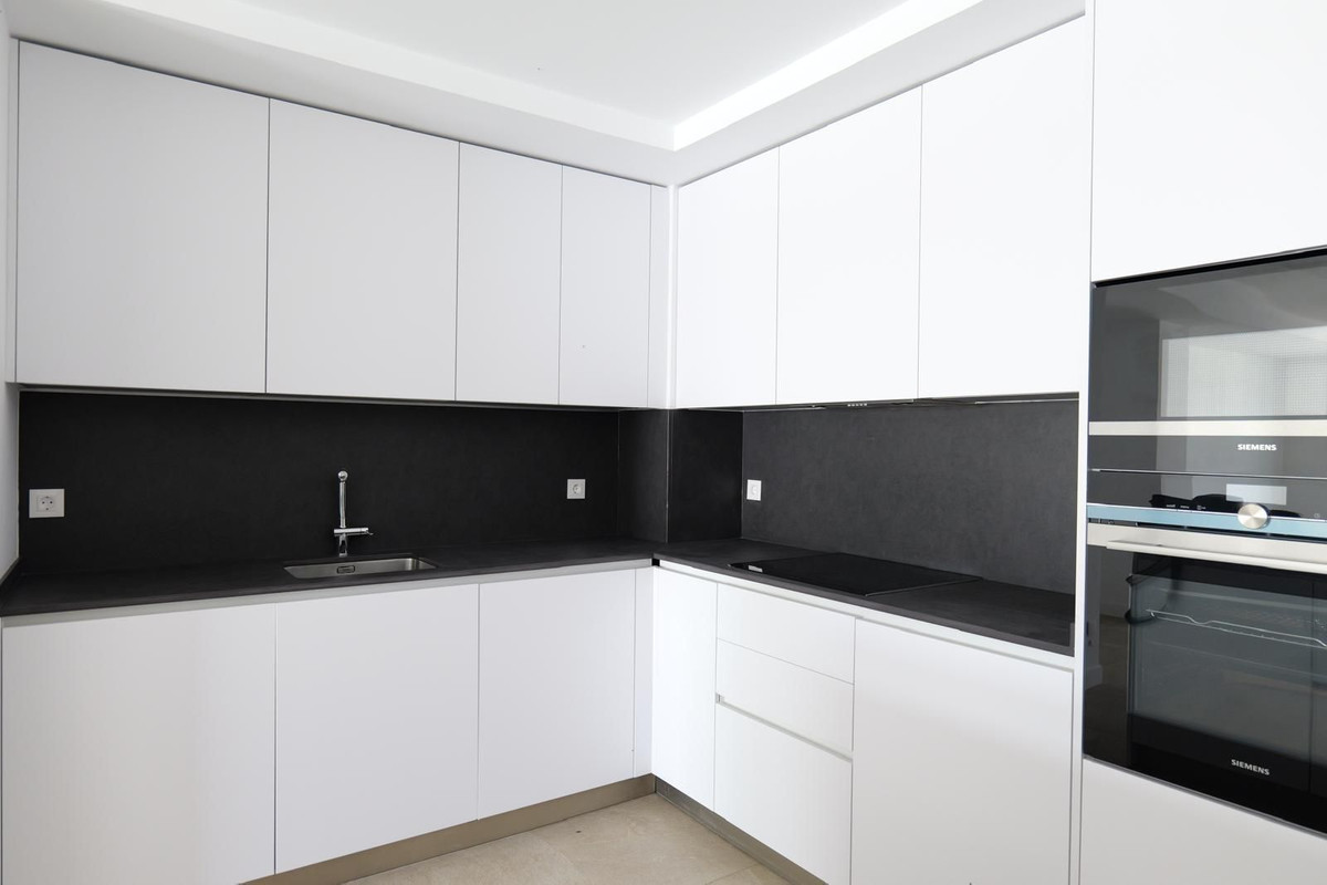 Photo 21 Middle Floor Apartment Estepona, Costa del Sol, Málaga – R5112466
