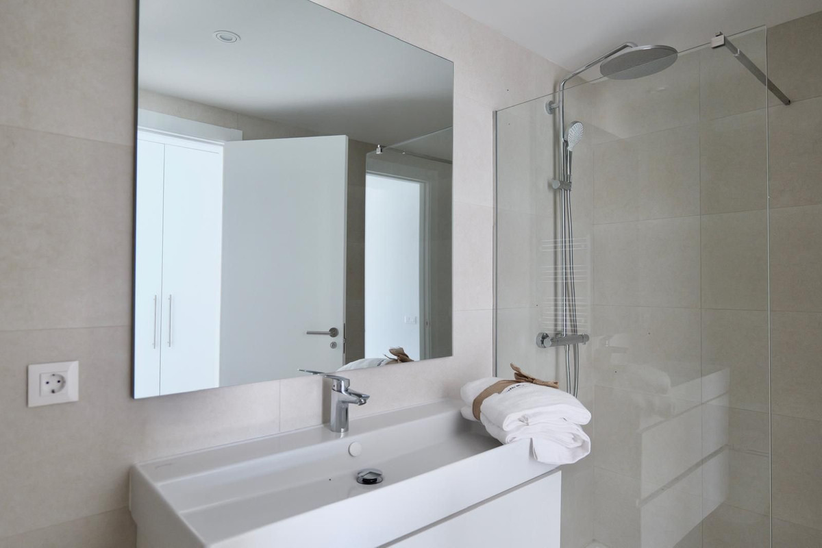 Photo 25 Middle Floor Apartment Estepona, Costa del Sol, Málaga – R5112466