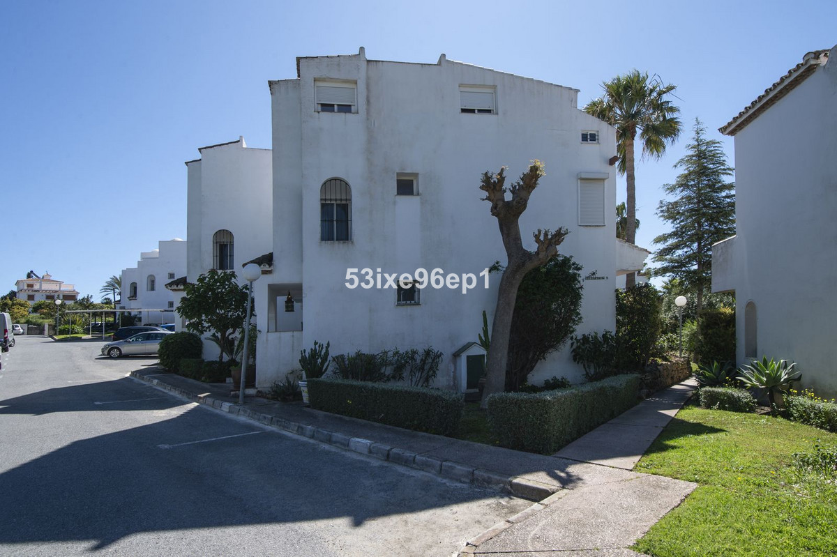 Photo 3 Semi-Detached House New Golden Mile, Costa del Sol, Málaga – R5005567