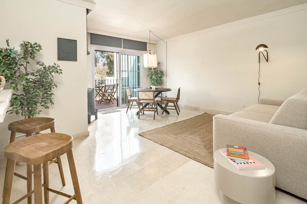 Photo 4 Top Floor Apartment Nueva Andalucía, Costa del Sol, Málaga – R4778362