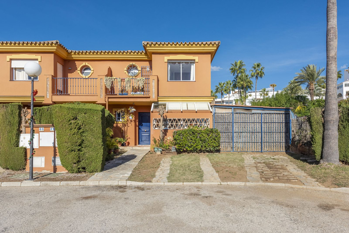 Photo 3 Semi-Detached House Atalaya, Costa del Sol, Málaga – R4850620