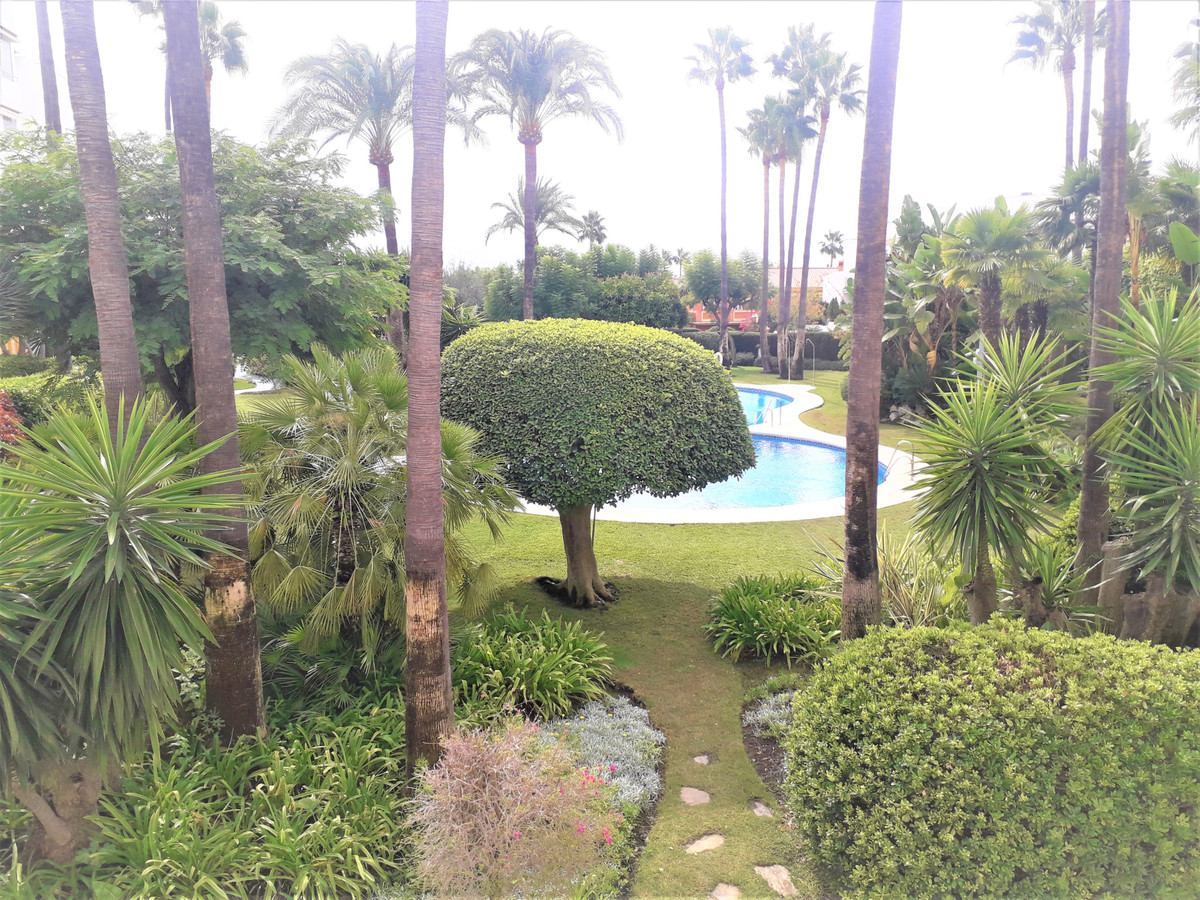 Photo 3 Middle Floor Apartment Atalaya, Costa del Sol, Málaga – R3738706