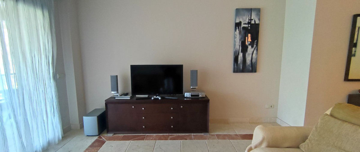 Photo 13 Middle Floor Apartment Atalaya, Costa del Sol, Málaga – R5104873