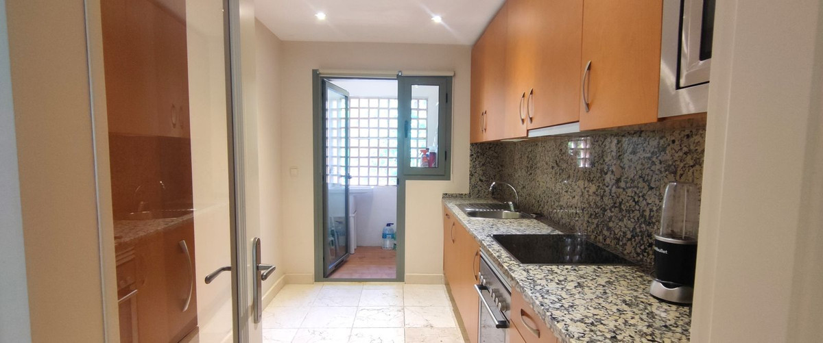 Photo 16 Middle Floor Apartment Atalaya, Costa del Sol, Málaga – R5104873