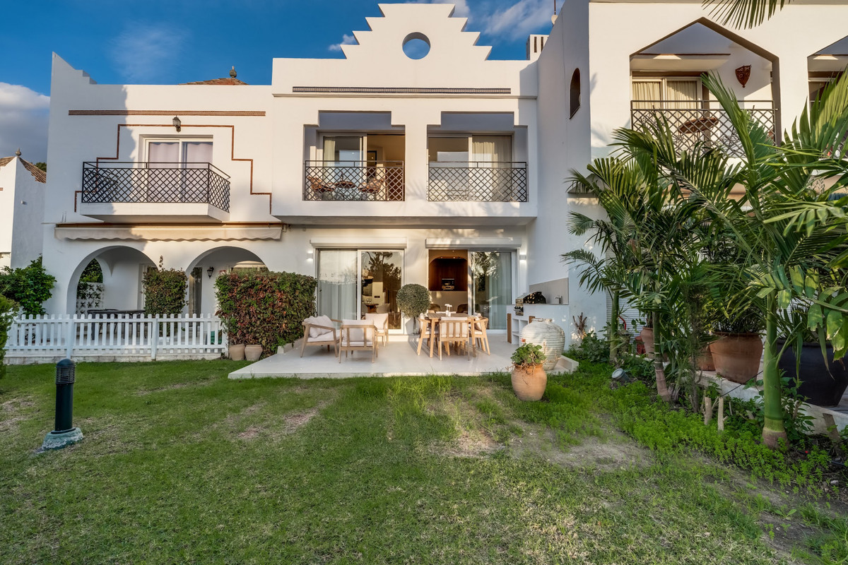 Photo 7 Townhouse Nueva Andalucía, Costa del Sol, Málaga – R5105251