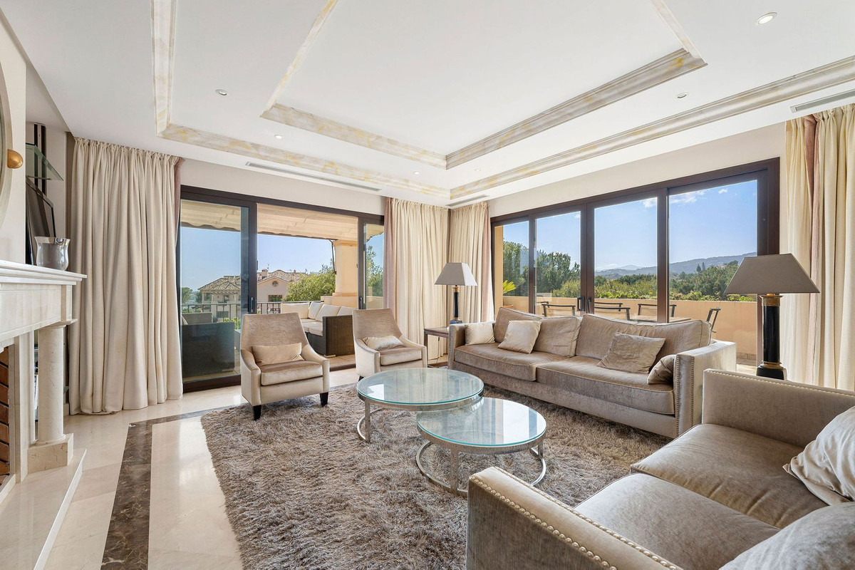 Photo 7 Middle Floor Apartment Nueva Andalucía, Costa del Sol, Málaga – R5041933