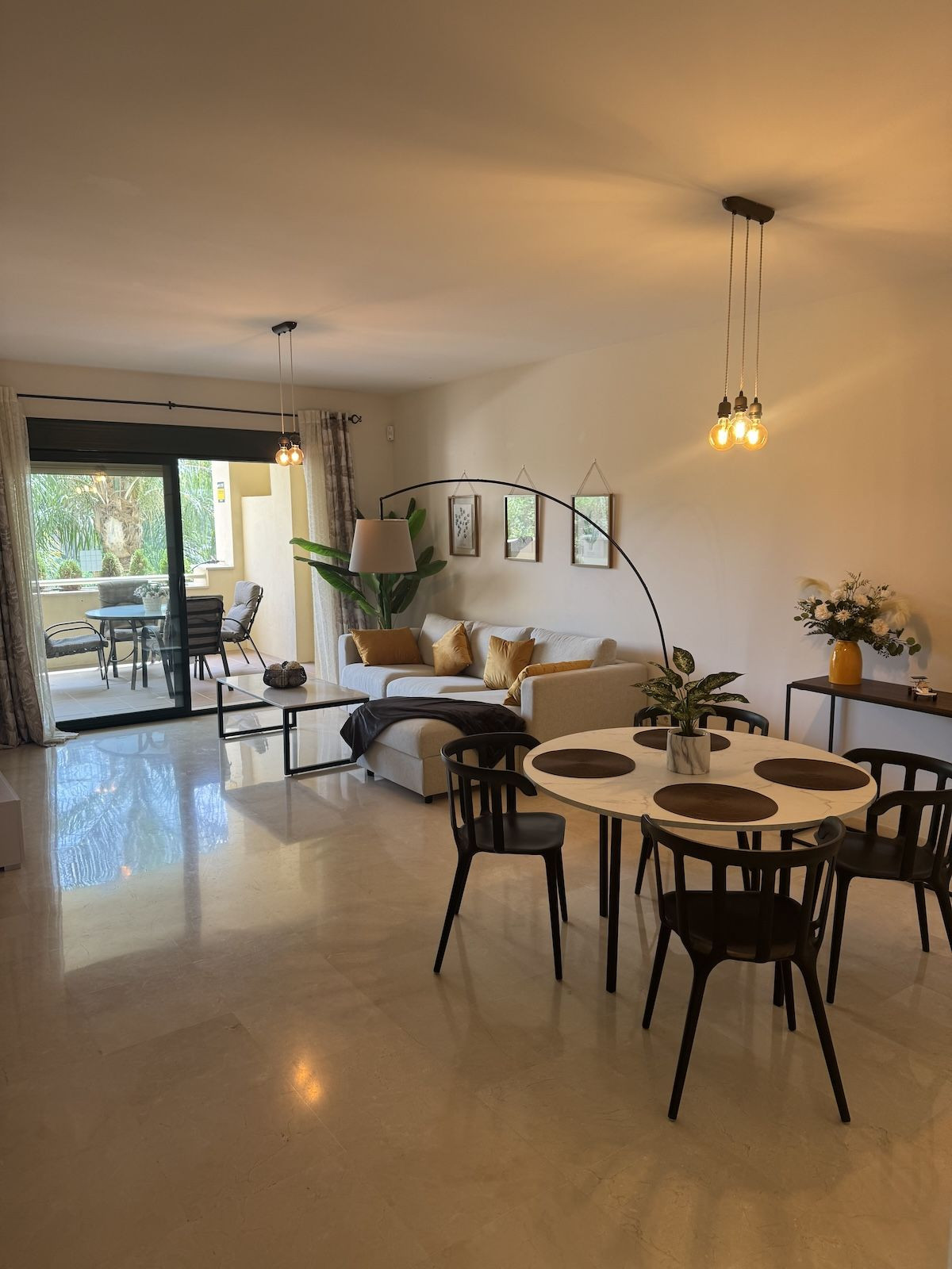 Photo 1 Middle Floor Apartment Guadalmina Alta, Costa del Sol, Málaga – R5079922