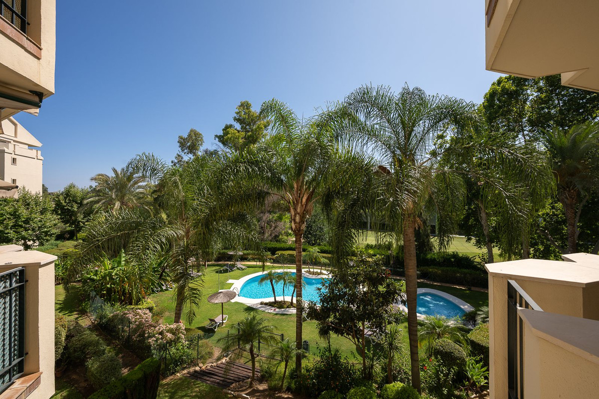 Photo 18 Middle Floor Apartment Guadalmina Alta, Costa del Sol, Málaga – R5079922