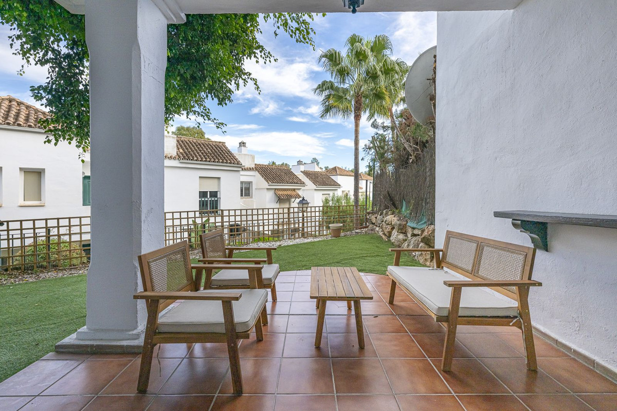 Photo 1 Ground Floor Apartment Nueva Andalucía, Costa del Sol, Málaga – R4927462