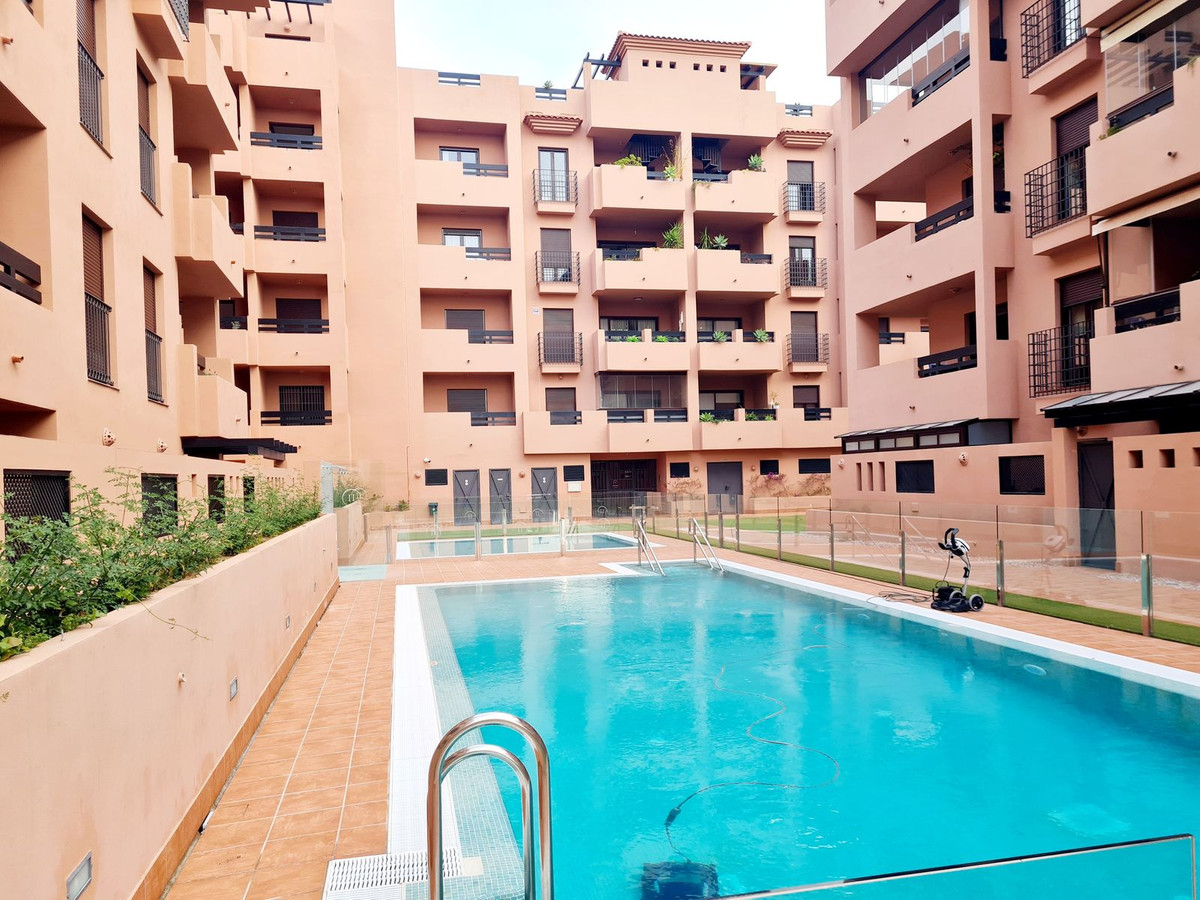 Photo 1 Middle Floor Apartment Benalmadena, Costa del Sol, Málaga – R5079031