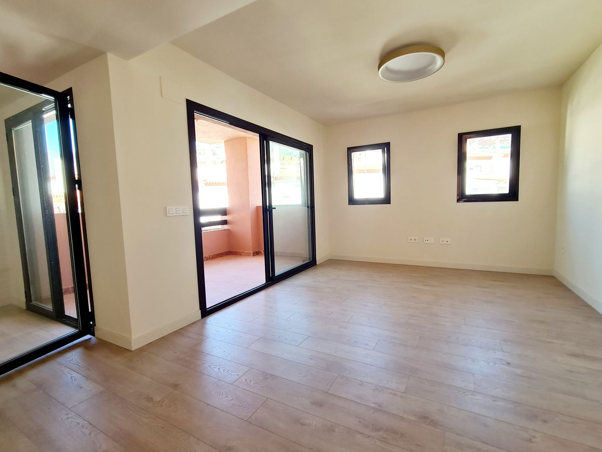 Photo 5 Middle Floor Apartment Benalmadena, Costa del Sol, Málaga – R5079031