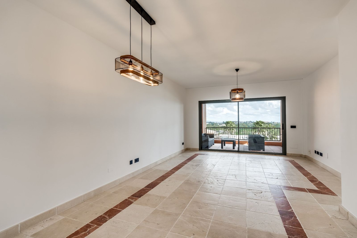 Photo 5 Middle Floor Apartment Atalaya, Costa del Sol, Málaga – R4917337