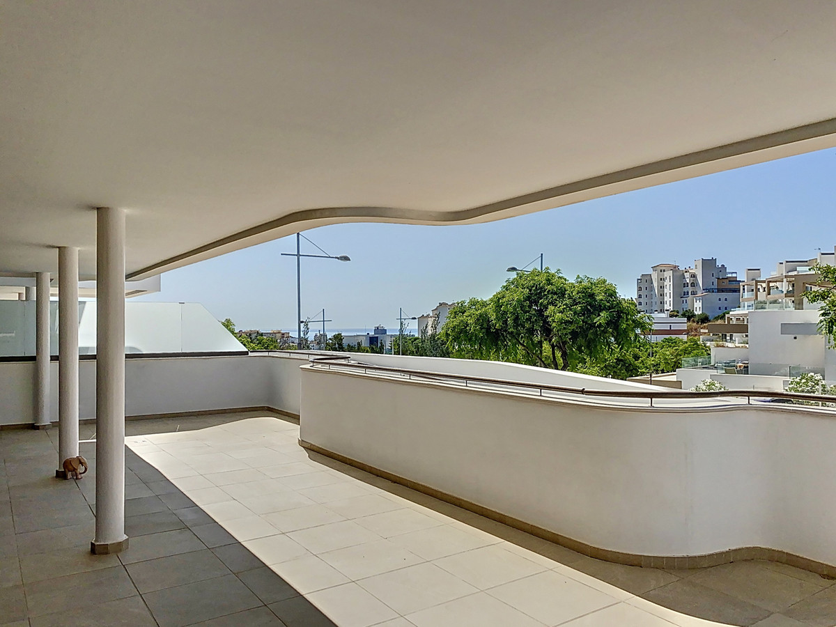 Photo 1 Ground Floor Apartment Estepona, Costa del Sol, Málaga – R5084467