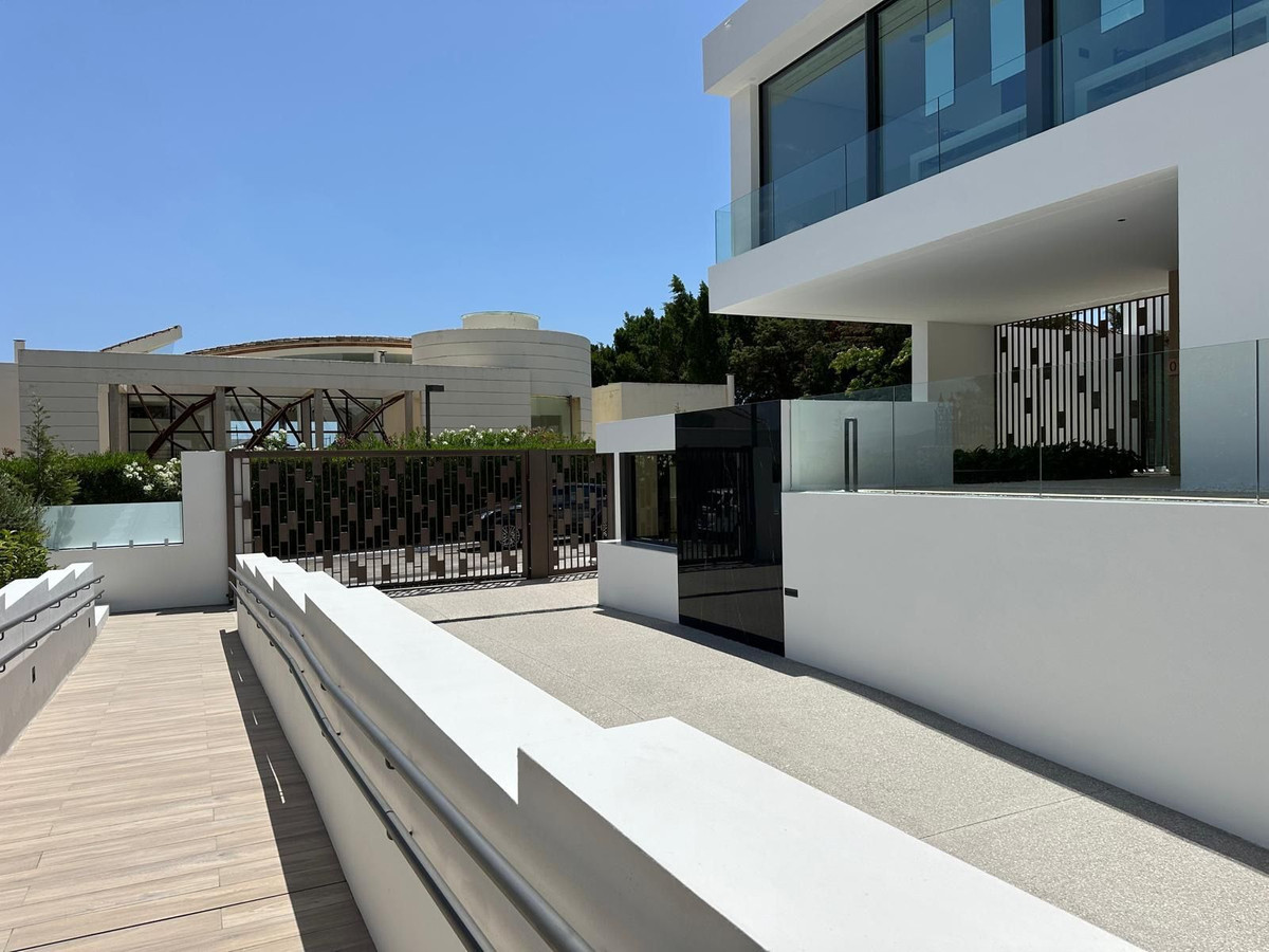 Photo 4 Semi-Detached House Nueva Andalucía, Costa del Sol, Málaga – R4677286