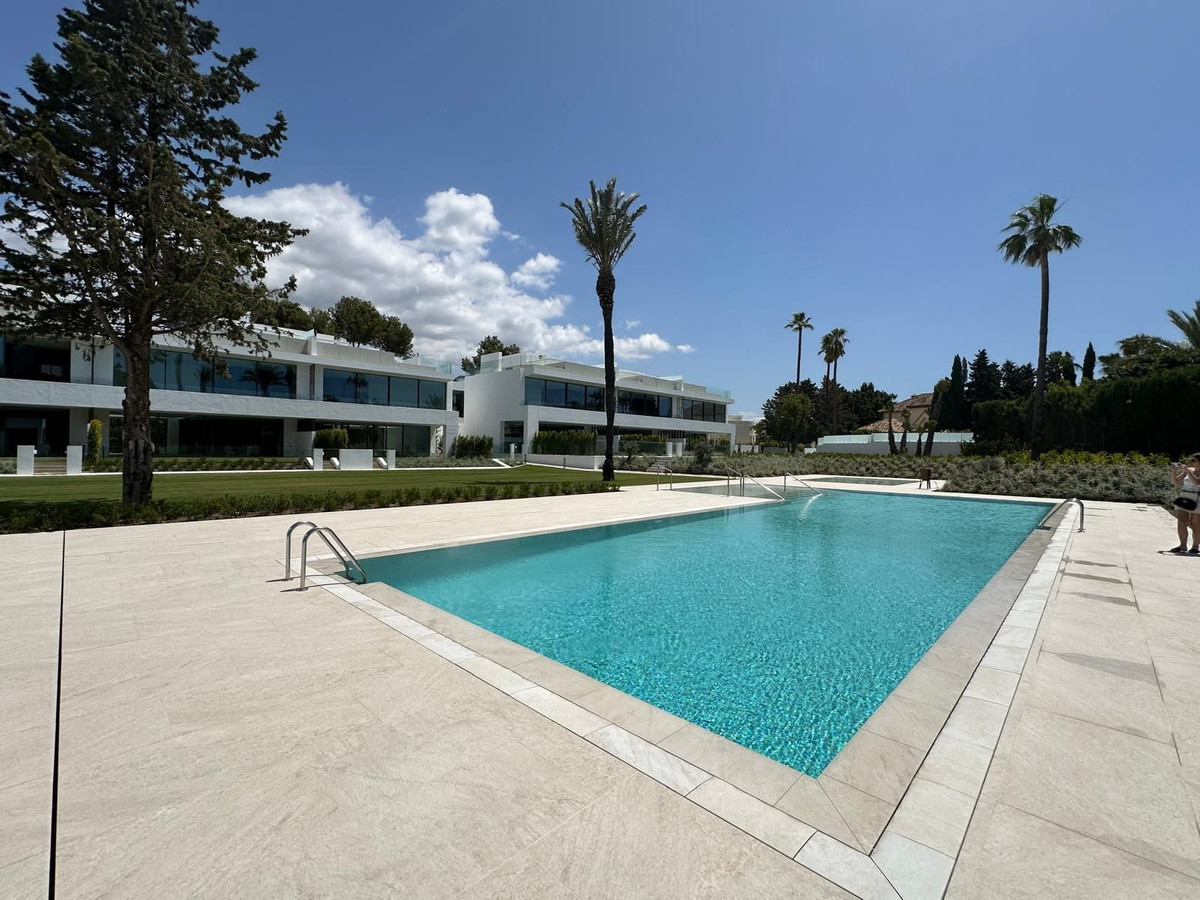 Photo 3 Semi-Detached House Nueva Andalucía, Costa del Sol, Málaga – R4749622