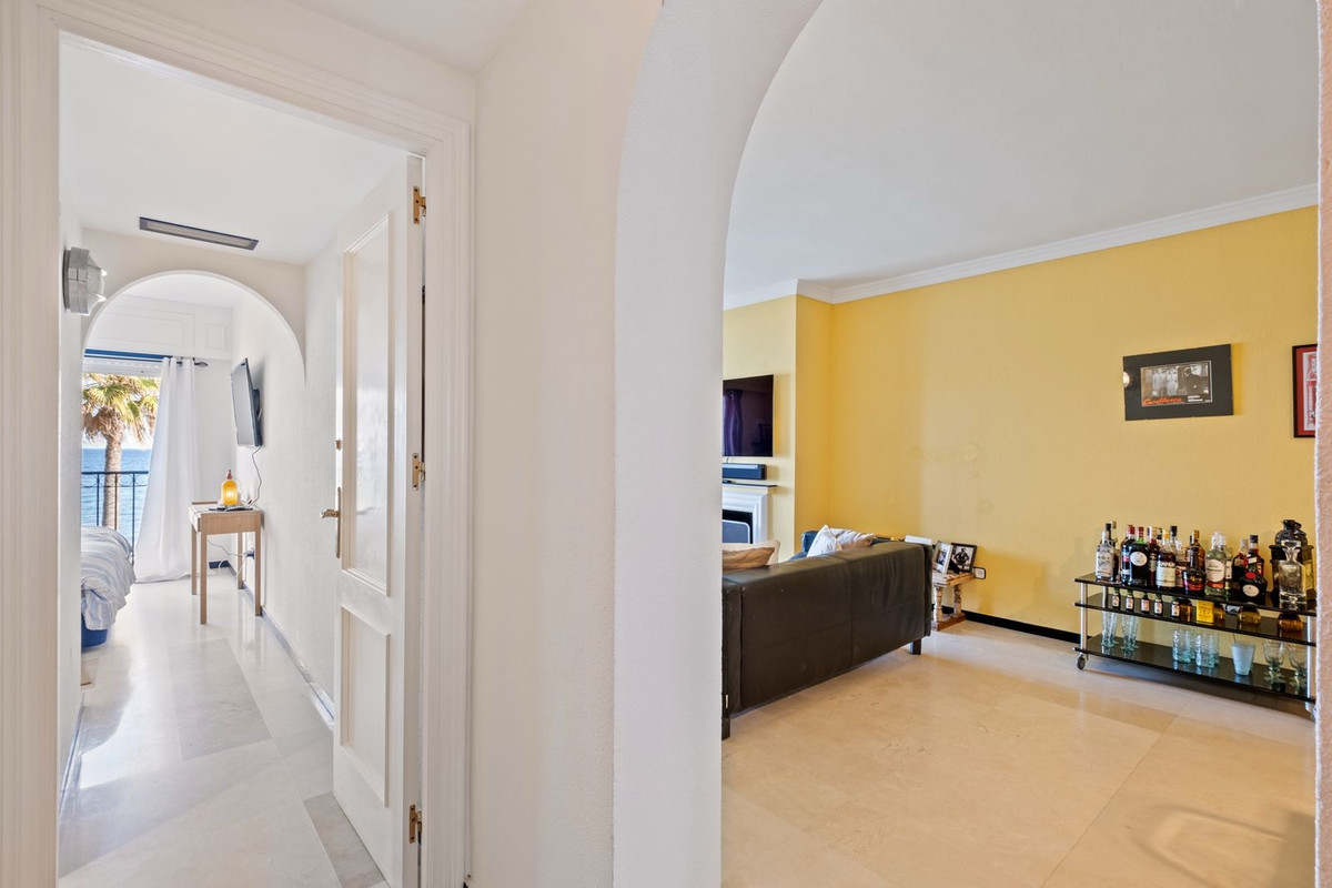 Photo 10 Middle Floor Apartment Estepona, Costa del Sol, Málaga – R5108536
