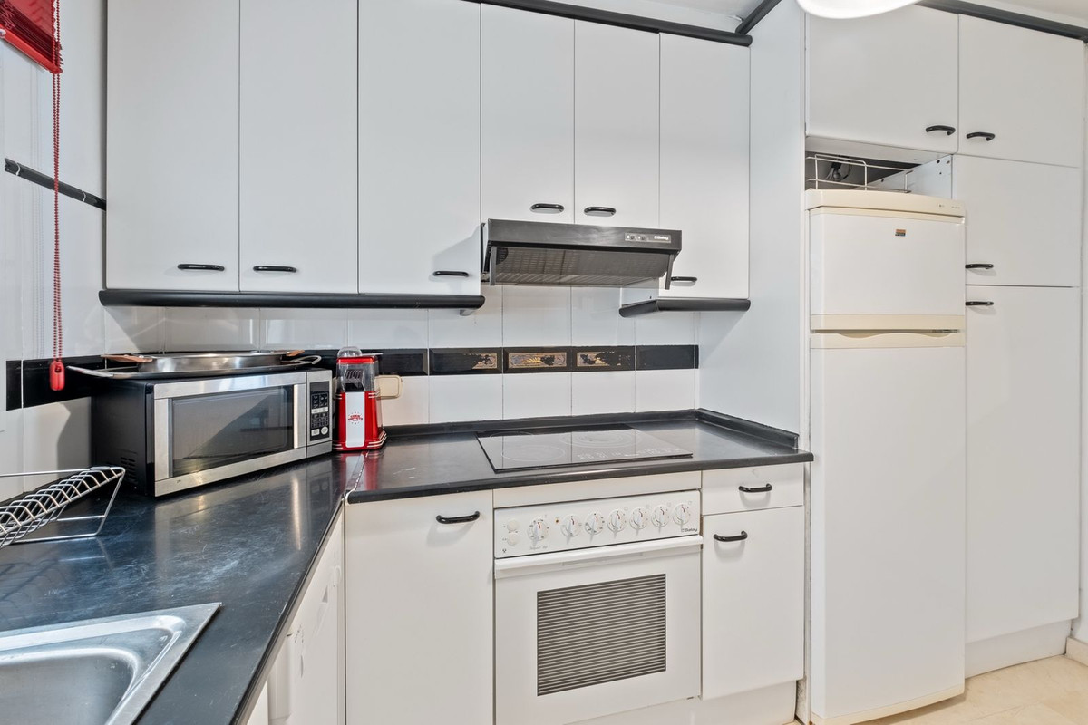 Photo 12 Middle Floor Apartment Estepona, Costa del Sol, Málaga – R5108536