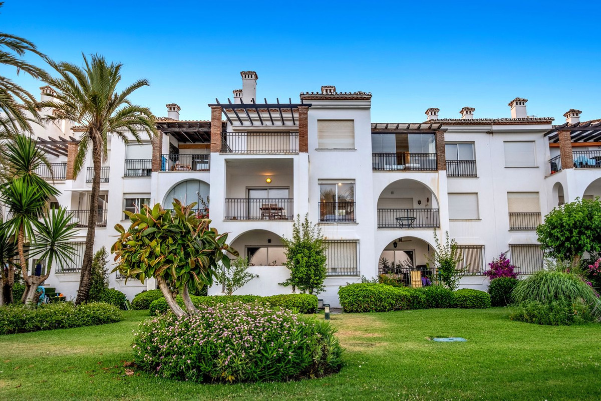 Photo 23 Middle Floor Apartment Estepona, Costa del Sol, Málaga – R5108536