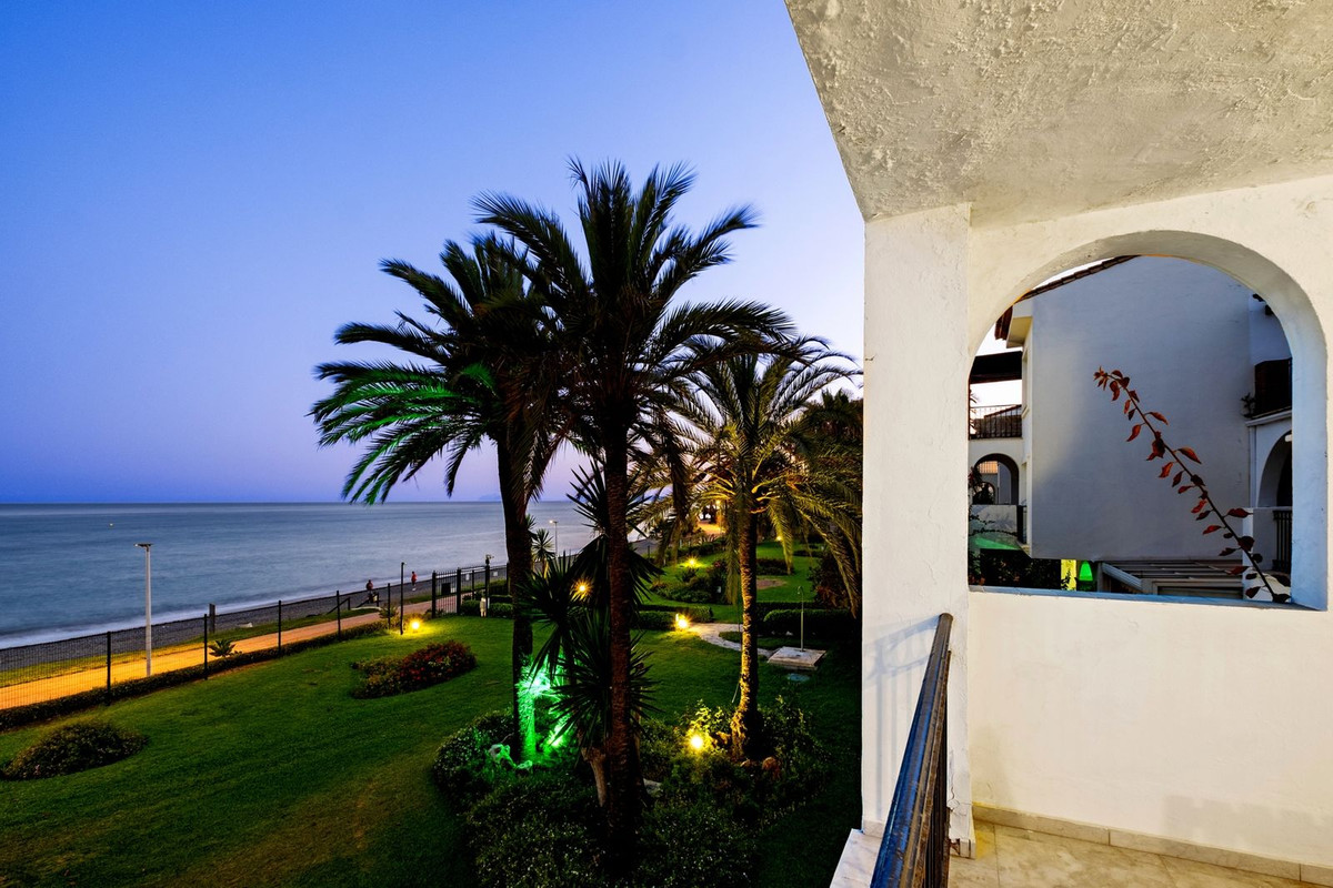 Photo 34 Middle Floor Apartment Estepona, Costa del Sol, Málaga – R5108536