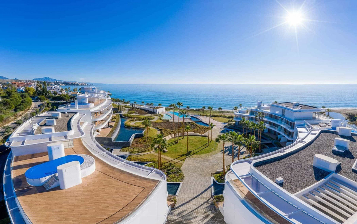 Photo 1 Ground Floor Apartment Estepona, Costa del Sol, Málaga – R5072506