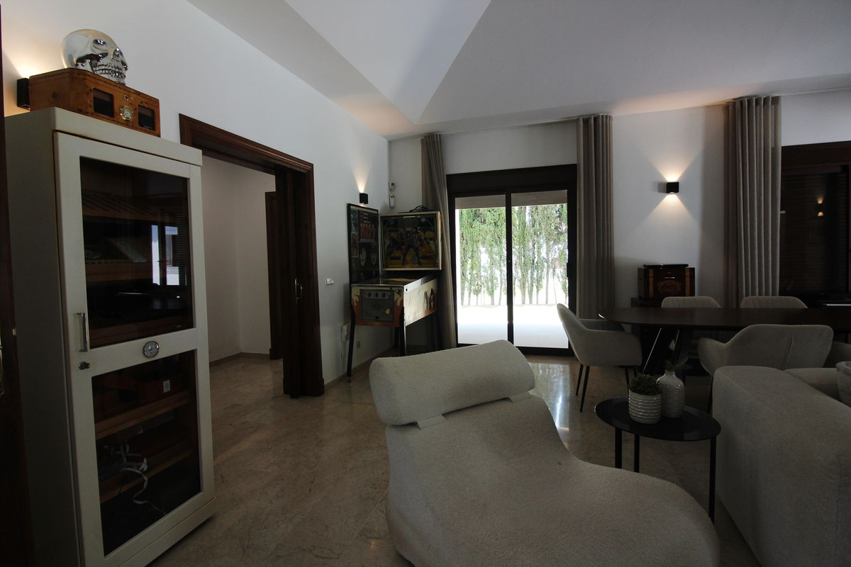Photo 6 Detached Villa El Paraiso, Costa del Sol, Málaga – R5074183