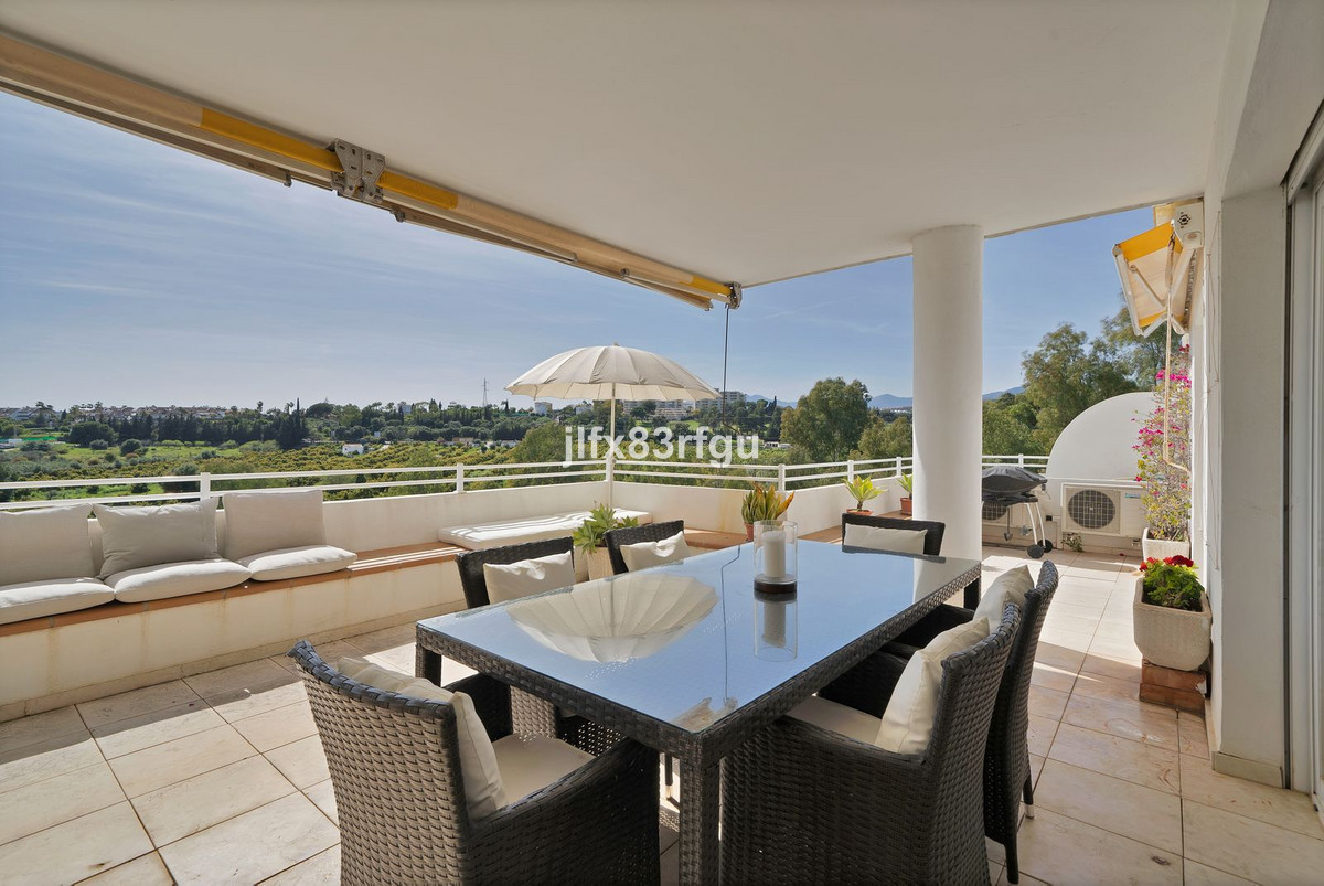 Photo 1 Middle Floor Apartment Guadalmina Alta, Costa del Sol, Málaga – R5012758