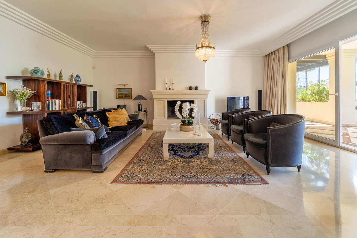 Photo 5 Middle Floor Apartment Nueva Andalucía, Costa del Sol, Málaga – R5078104
