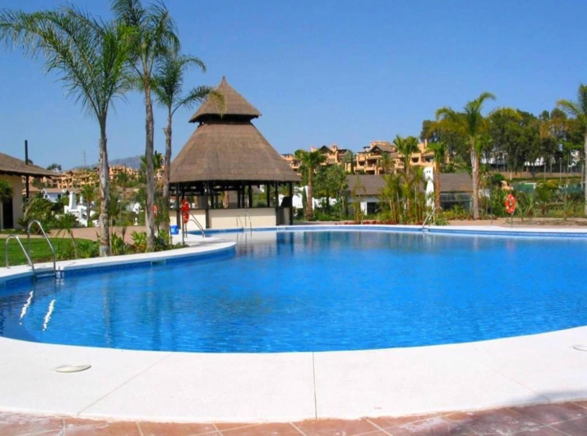 Photo 4 Middle Floor Apartment New Golden Mile, Costa del Sol, Málaga – R5010607