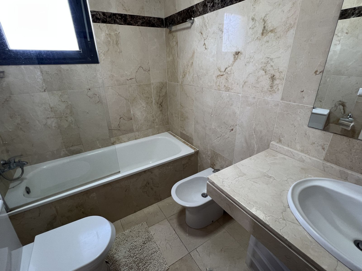 Photo 9 Middle Floor Apartment New Golden Mile, Costa del Sol, Málaga – R5081125