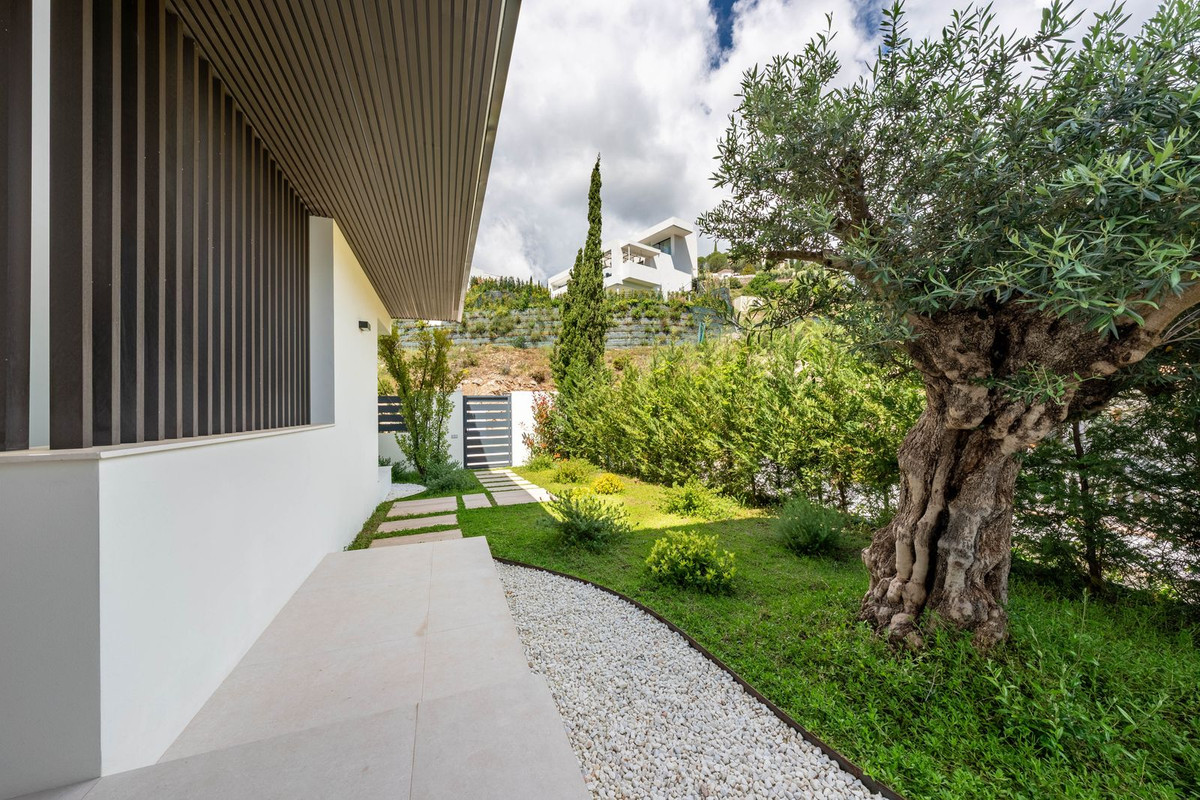 Photo 3 Detached Villa La Quinta, Costa del Sol, Málaga – R5046685