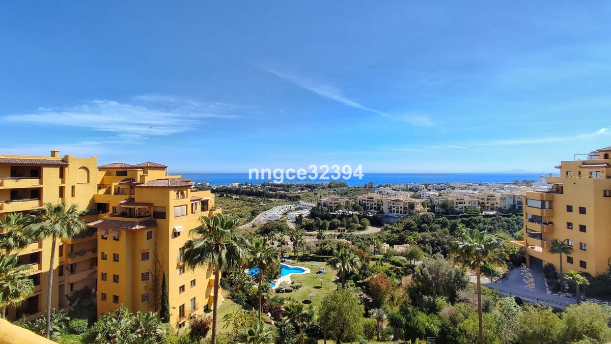 Photo 1 Middle Floor Apartment New Golden Mile, Costa del Sol, Málaga – R5001676