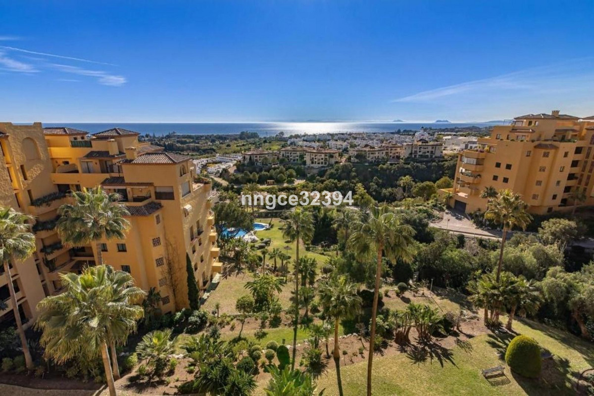 Photo 3 Middle Floor Apartment New Golden Mile, Costa del Sol, Málaga – R5001676