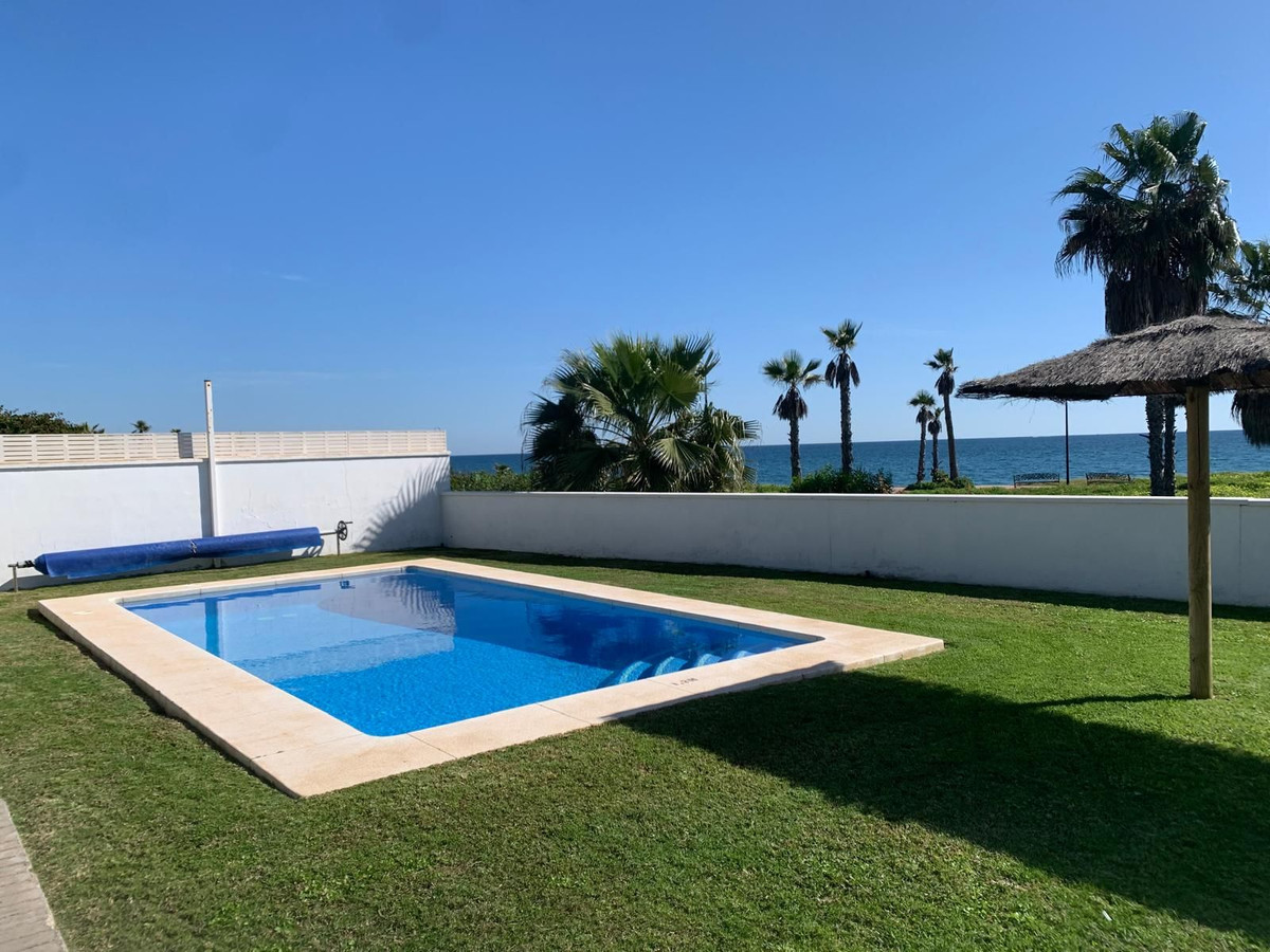 Photo 4 Detached Villa Estepona, Costa del Sol, Málaga – R4956505