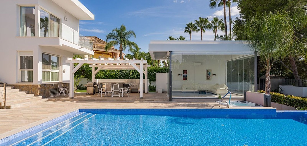 Photo 4 Detached Villa Nueva Andalucía, Costa del Sol, Málaga – R4563688