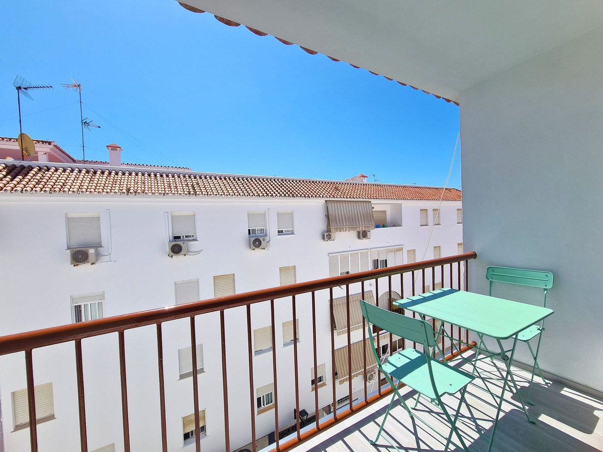 Photo 1 Top Floor Apartment Estepona, Costa del Sol, Málaga – R5080939