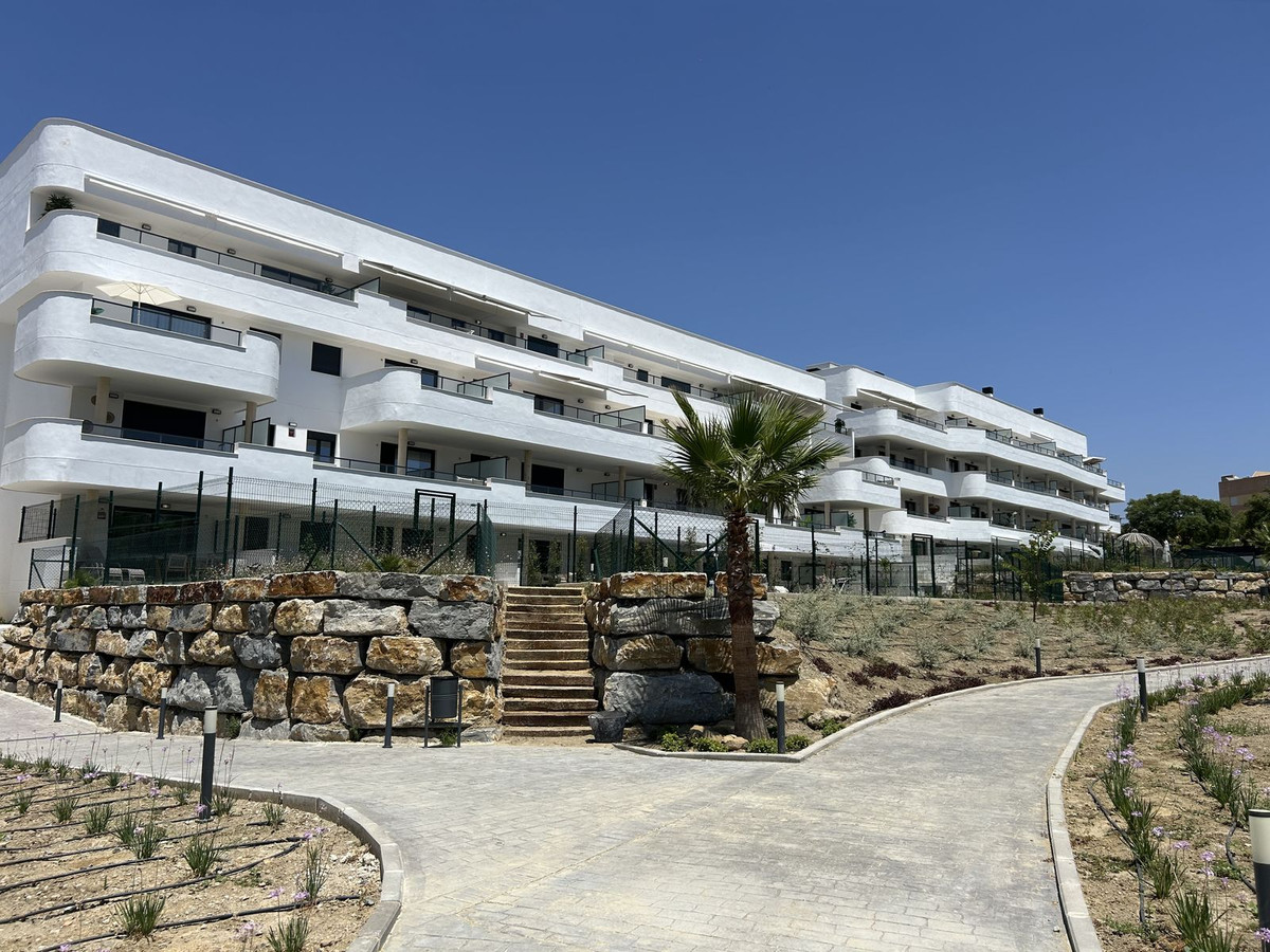 Photo 1 Ground Floor Apartment New Golden Mile, Costa del Sol, Málaga – R5114620