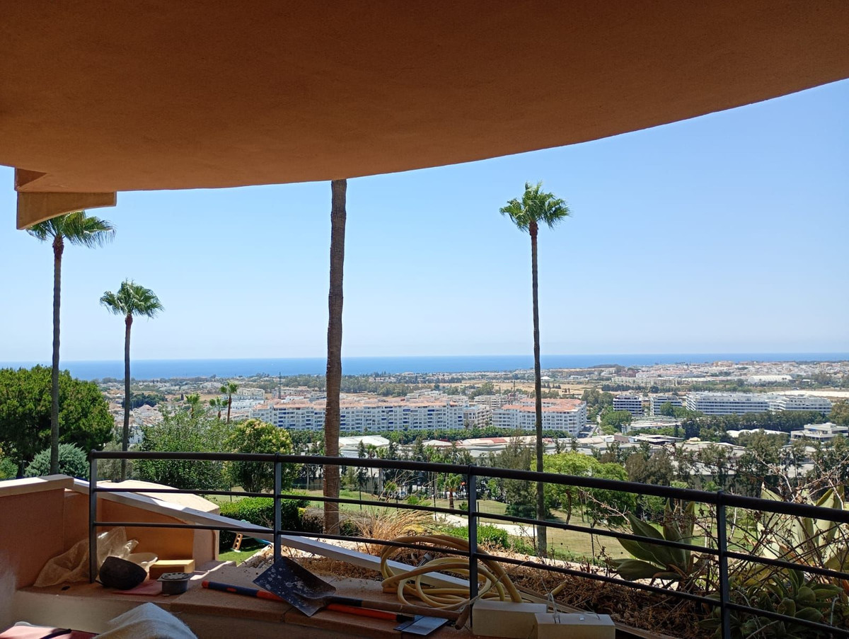 Photo 3 Middle Floor Apartment Nueva Andalucía, Costa del Sol, Málaga – R5107912