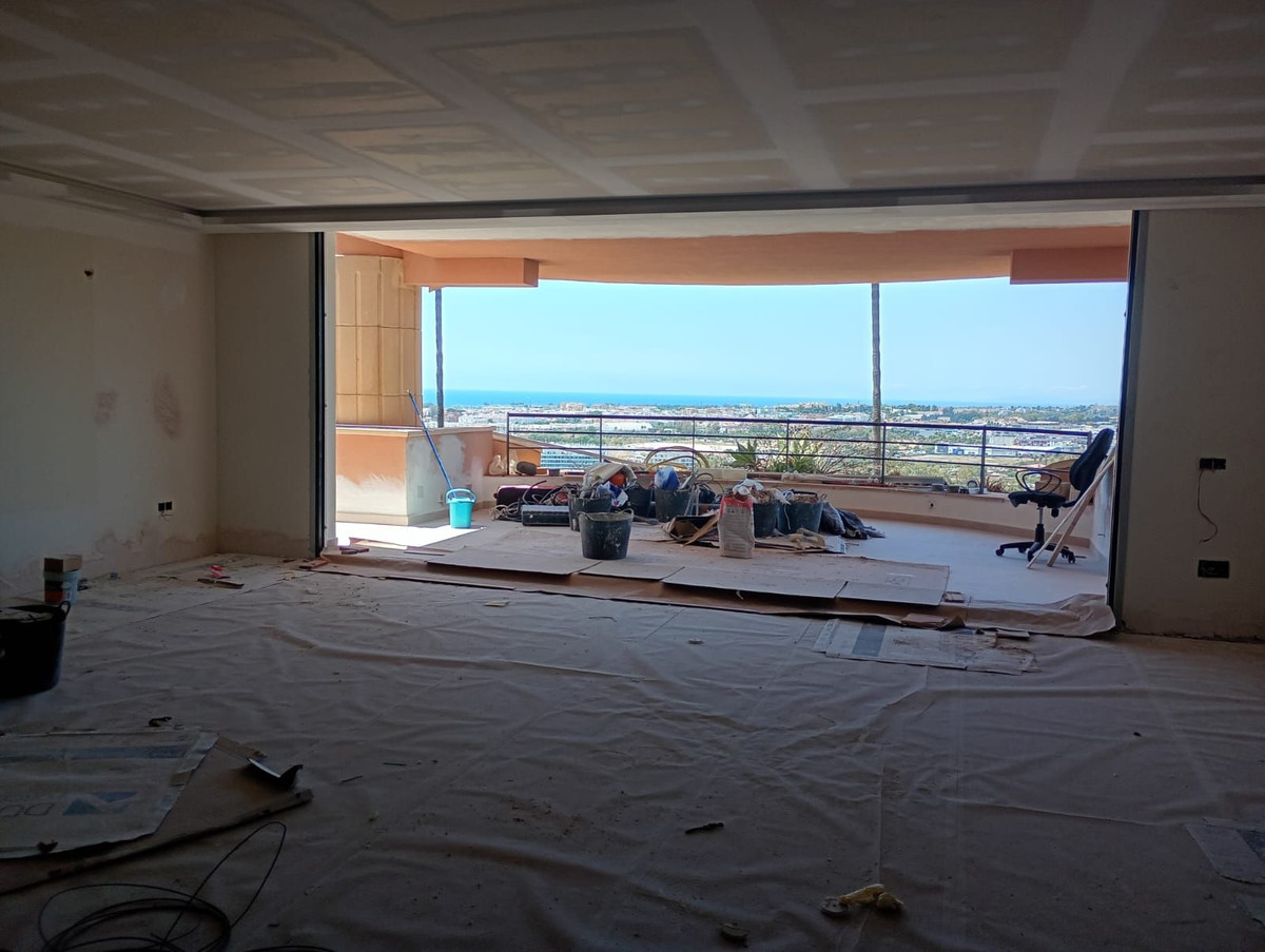 Photo 4 Middle Floor Apartment Nueva Andalucía, Costa del Sol, Málaga – R5107912