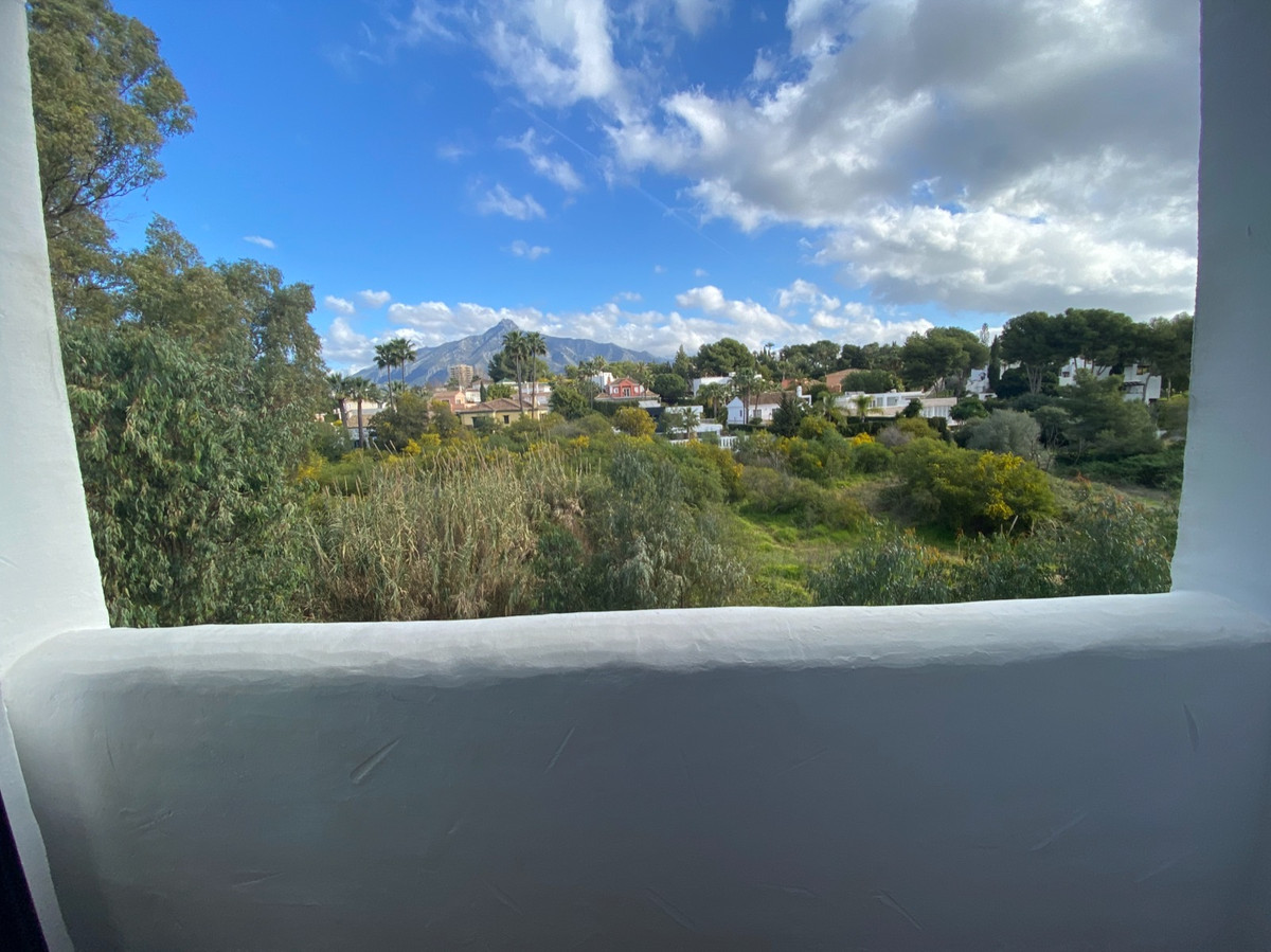 Photo 3 Middle Floor Apartment Nueva Andalucía, Costa del Sol, Málaga – R3800587