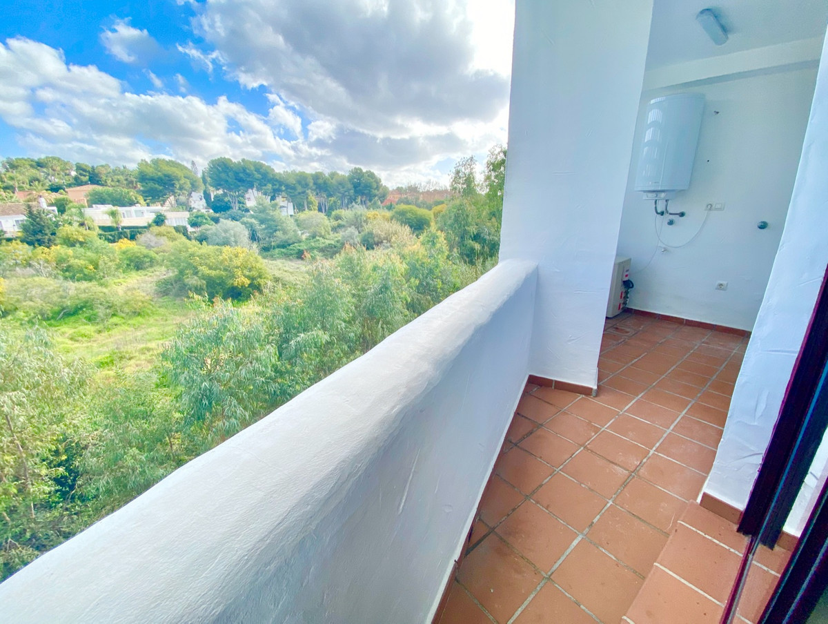 Photo 4 Middle Floor Apartment Nueva Andalucía, Costa del Sol, Málaga – R3800587