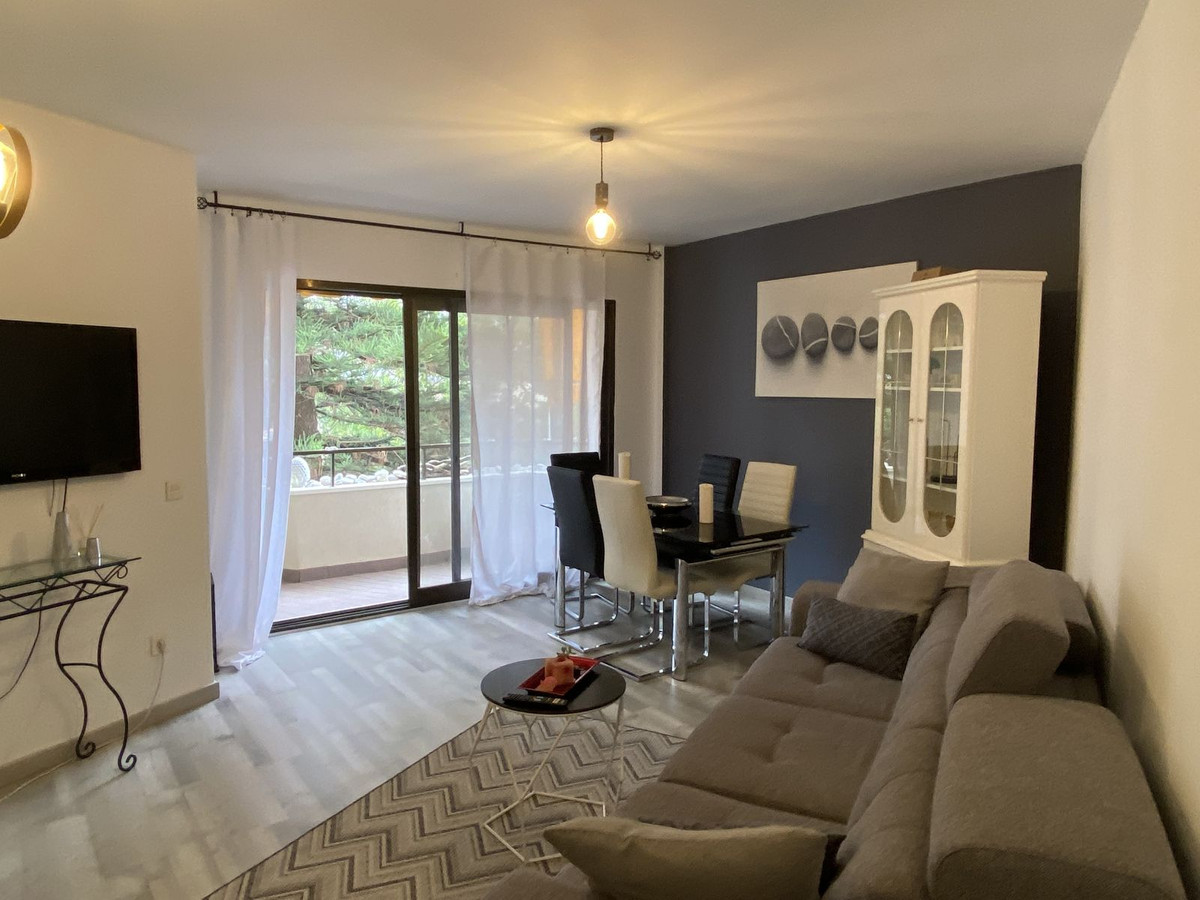 Photo 1 Middle Floor Apartment Atalaya, Costa del Sol, Málaga – R4870186