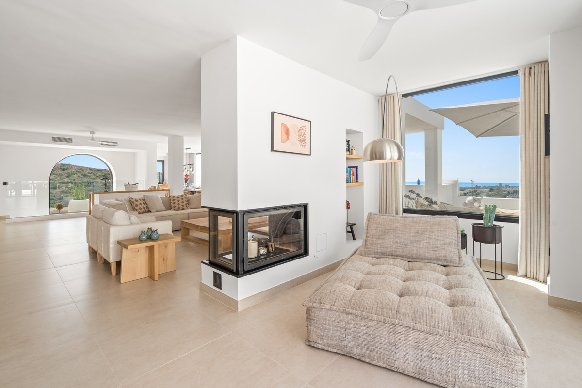Photo 13 Detached Villa Nueva Andalucía, Costa del Sol, Málaga – R5105161
