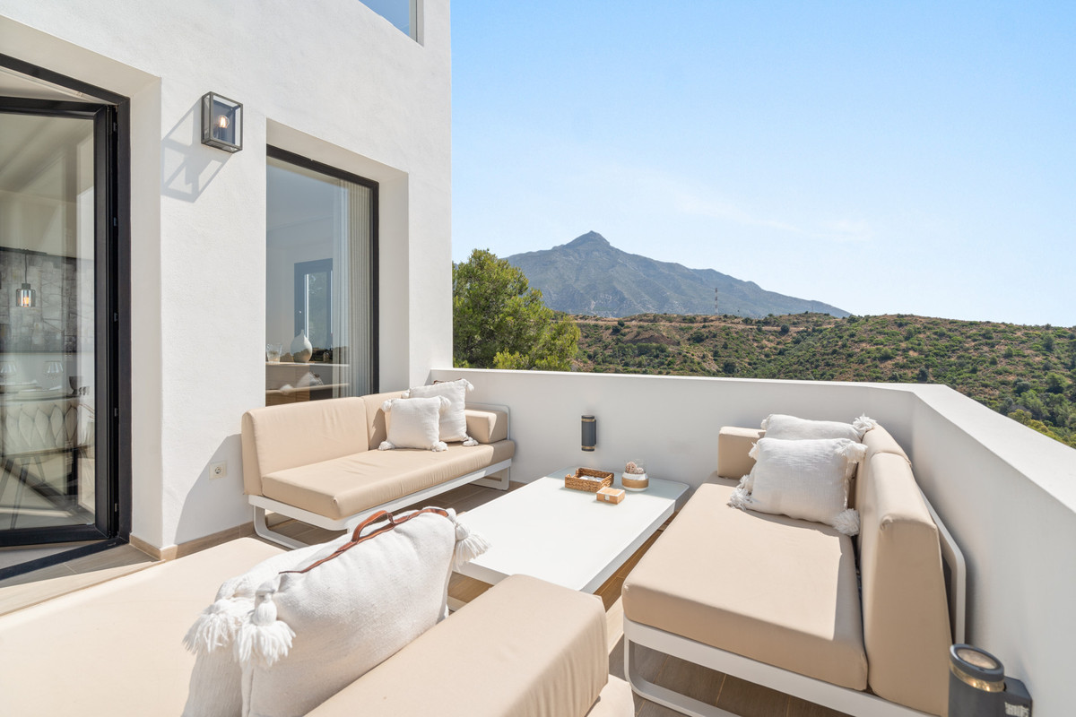 Photo 19 Detached Villa Nueva Andalucía, Costa del Sol, Málaga – R5105161