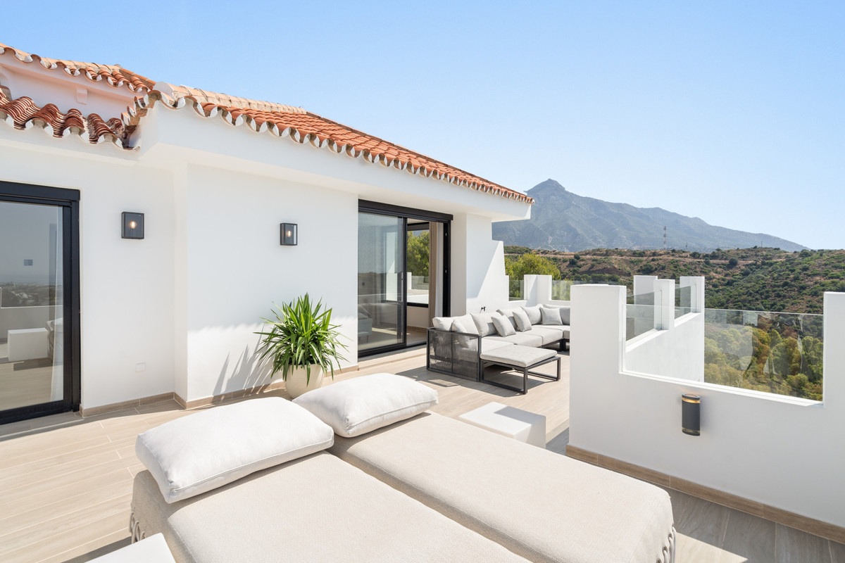 Photo 27 Detached Villa Nueva Andalucía, Costa del Sol, Málaga – R5105161