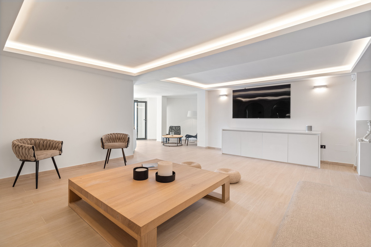 Photo 31 Detached Villa Nueva Andalucía, Costa del Sol, Málaga – R5105161