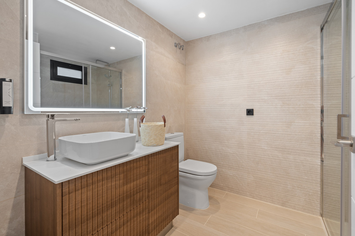 Photo 35 Detached Villa Nueva Andalucía, Costa del Sol, Málaga – R5105161