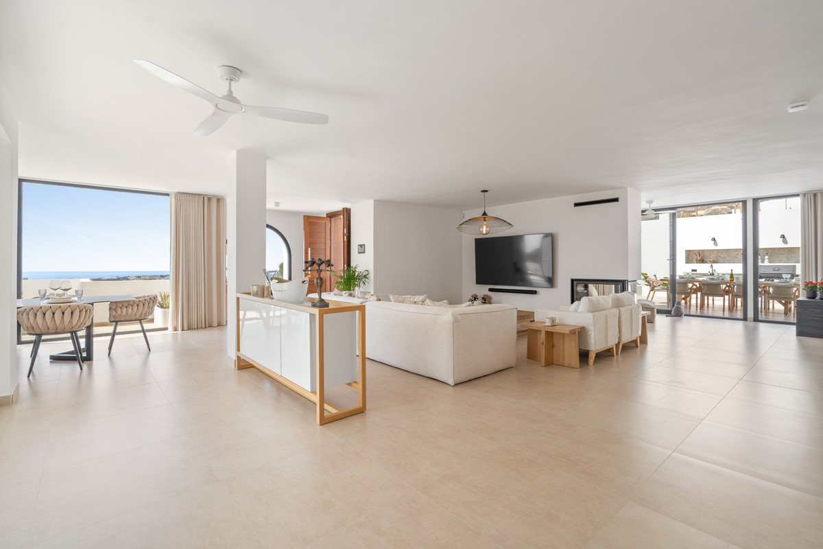 Photo 6 Detached Villa Nueva Andalucía, Costa del Sol, Málaga – R5105161
