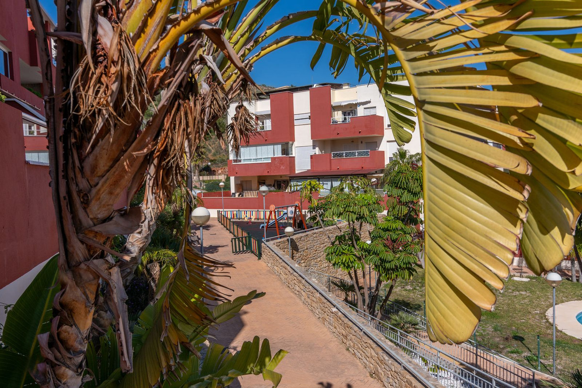 Photo 13 Middle Floor Apartment Benalmadena, Costa del Sol, Málaga – R5107363