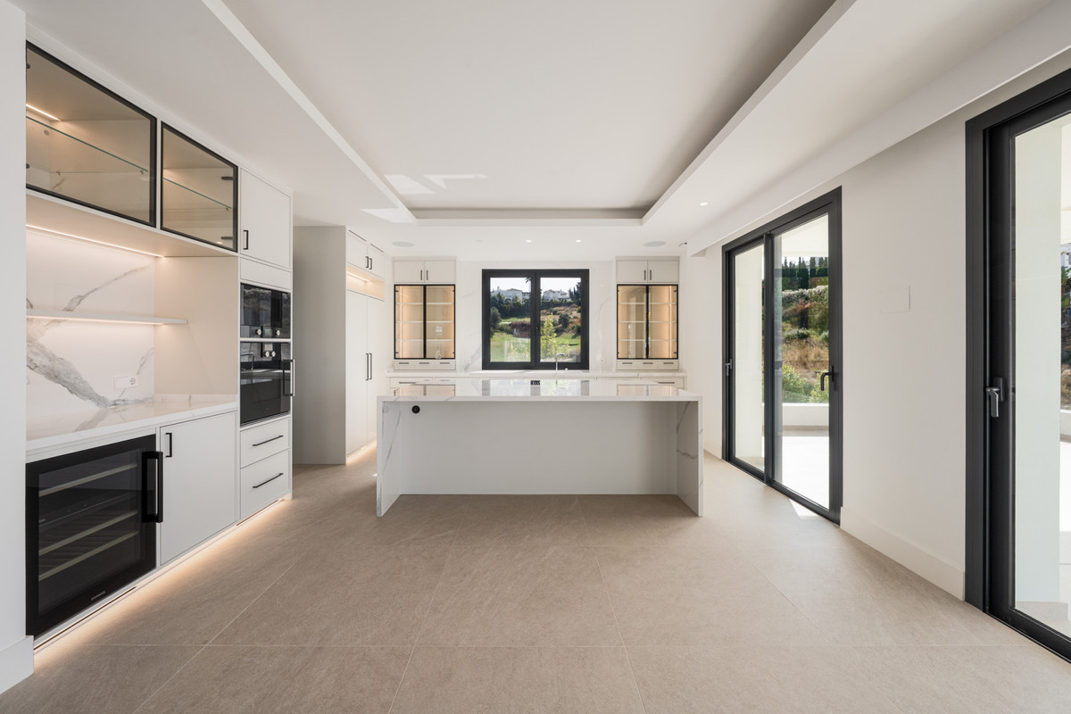 Photo 4 Detached Villa Estepona, Costa del Sol, Málaga – R5103631